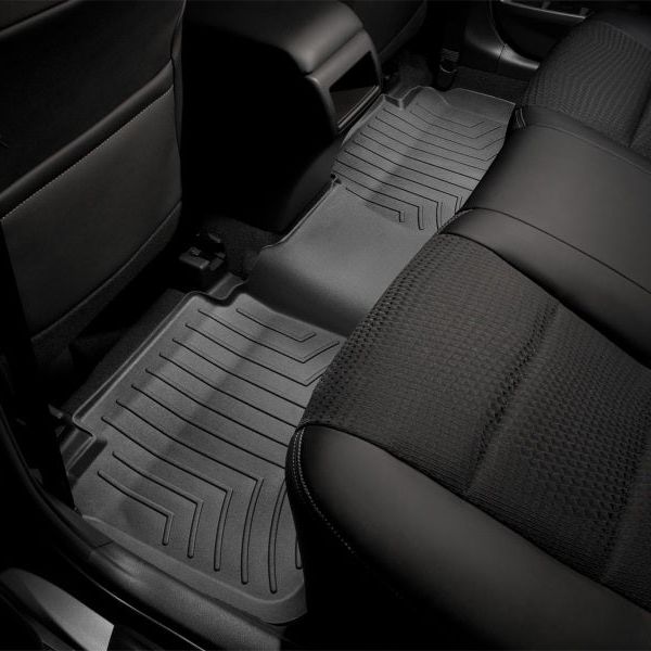 WeatherTech 96-03 BMW 5-Series Rear FloorLiner - Black