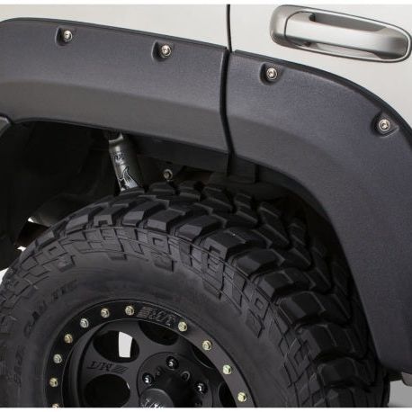 Bushwacker 99-04 Jeep Grand Cherokee Cutout Style Flares 2pc - Black