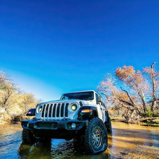 Oracle Jeep JL/Gladiator JT Oculus Bi-LED Projector Headlights - Amber/White Switchback SEE WARRANTY