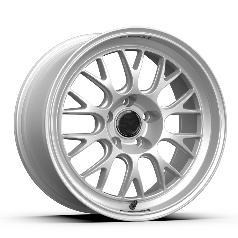 fifteen52 Holeshot RSR 20x11 5x114.3 52mm ET 70.5mm Center Bore Radiant Silver