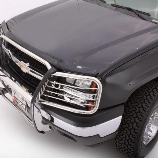 AVS 03-06 Chevy Avalanche (w/o Body Hardware) Bugflector Medium Profile Hood Shield - Smoke