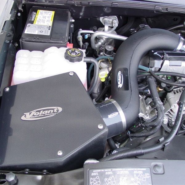 Volant 04-05 Chevrolet Silverado 2500HD 6.6 V8 Primo Closed Box Air Intake System-Cold Air Intakes-Volant-VOL15966-SMINKpower Performance Parts