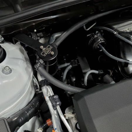 J&amp;L 18-24 Toyota Camry 3.5L V6 Oil Separator 3.0 Passenger Side - Black Anodized - SMINKpower Performance Parts JLT3116P-B J&L